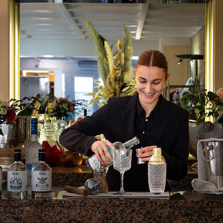 Hotel Restaurant Le Centenaire Les Eyzies Екстер'єр фото
