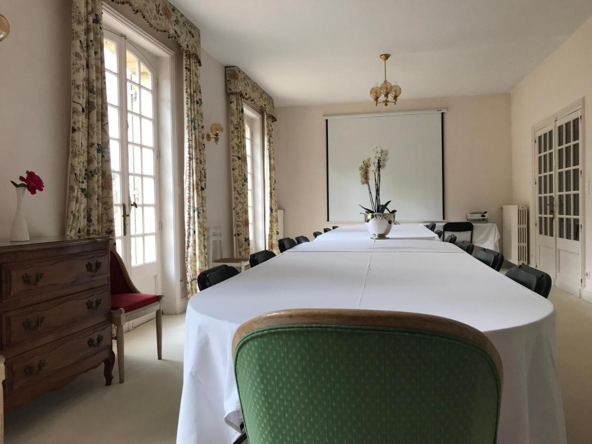 Hotel Restaurant Le Centenaire Les Eyzies Екстер'єр фото