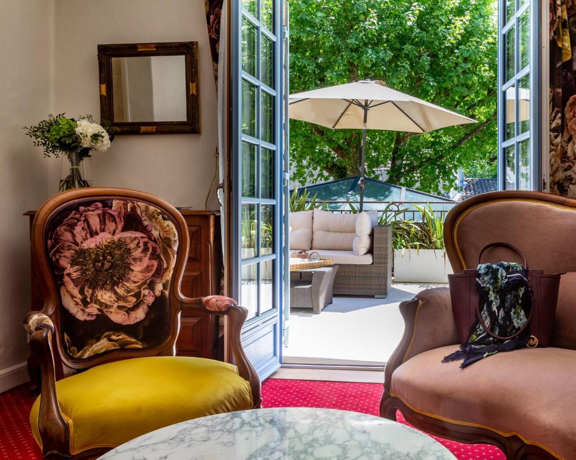 Hotel Restaurant Le Centenaire Les Eyzies Екстер'єр фото
