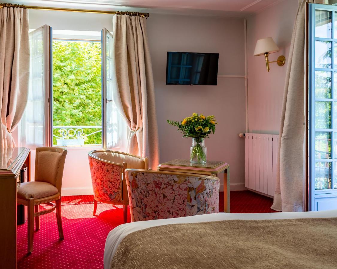 Hotel Restaurant Le Centenaire Les Eyzies Екстер'єр фото