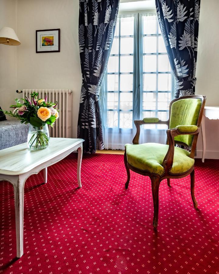 Hotel Restaurant Le Centenaire Les Eyzies Екстер'єр фото