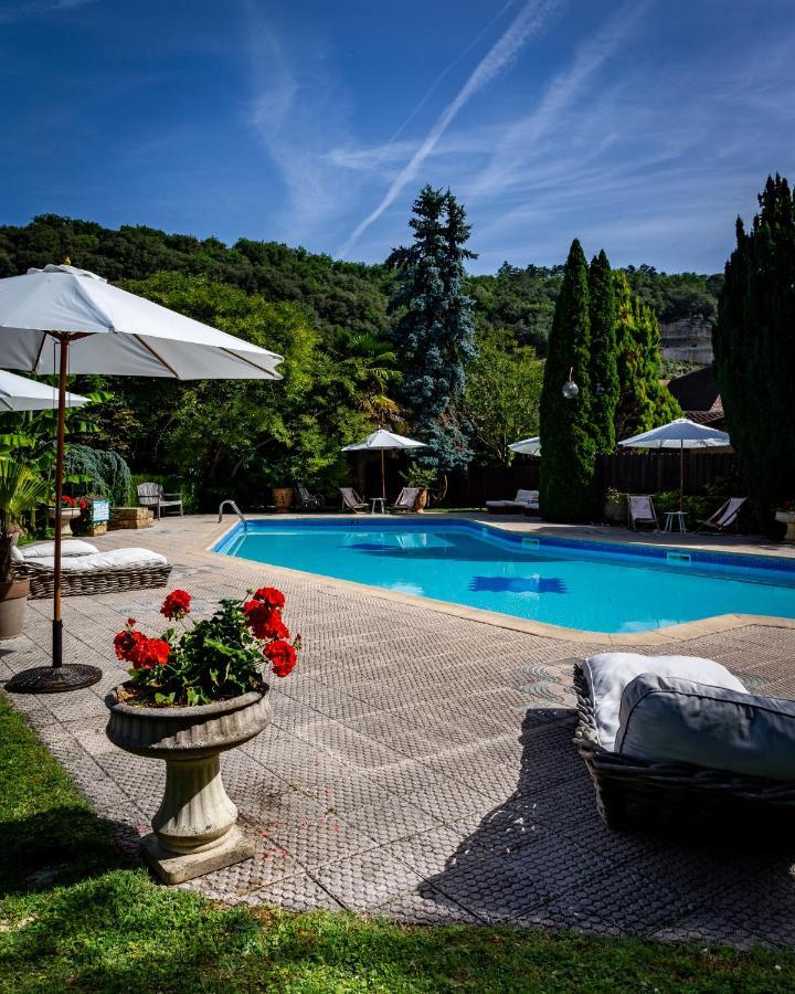 Hotel Restaurant Le Centenaire Les Eyzies Екстер'єр фото